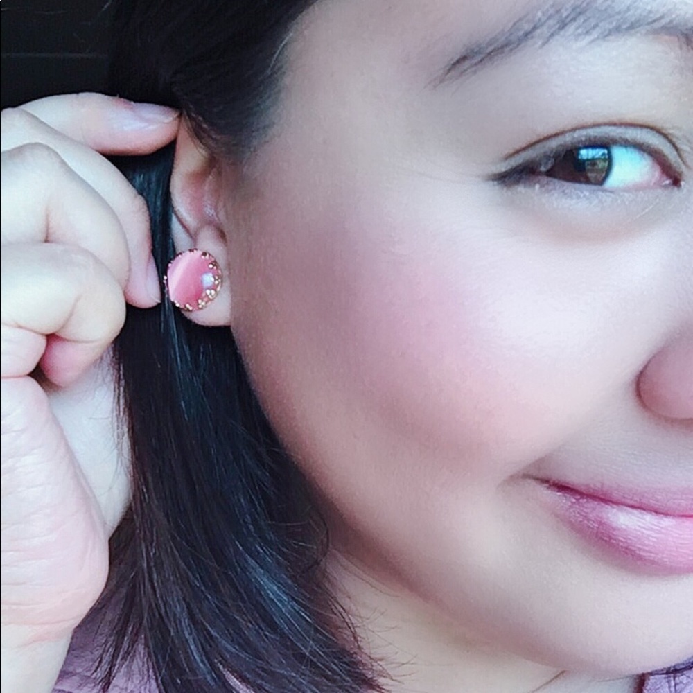 Meet your Posher, Lydine